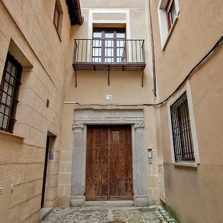 Apartment Duplex En La Juderia De Toledo